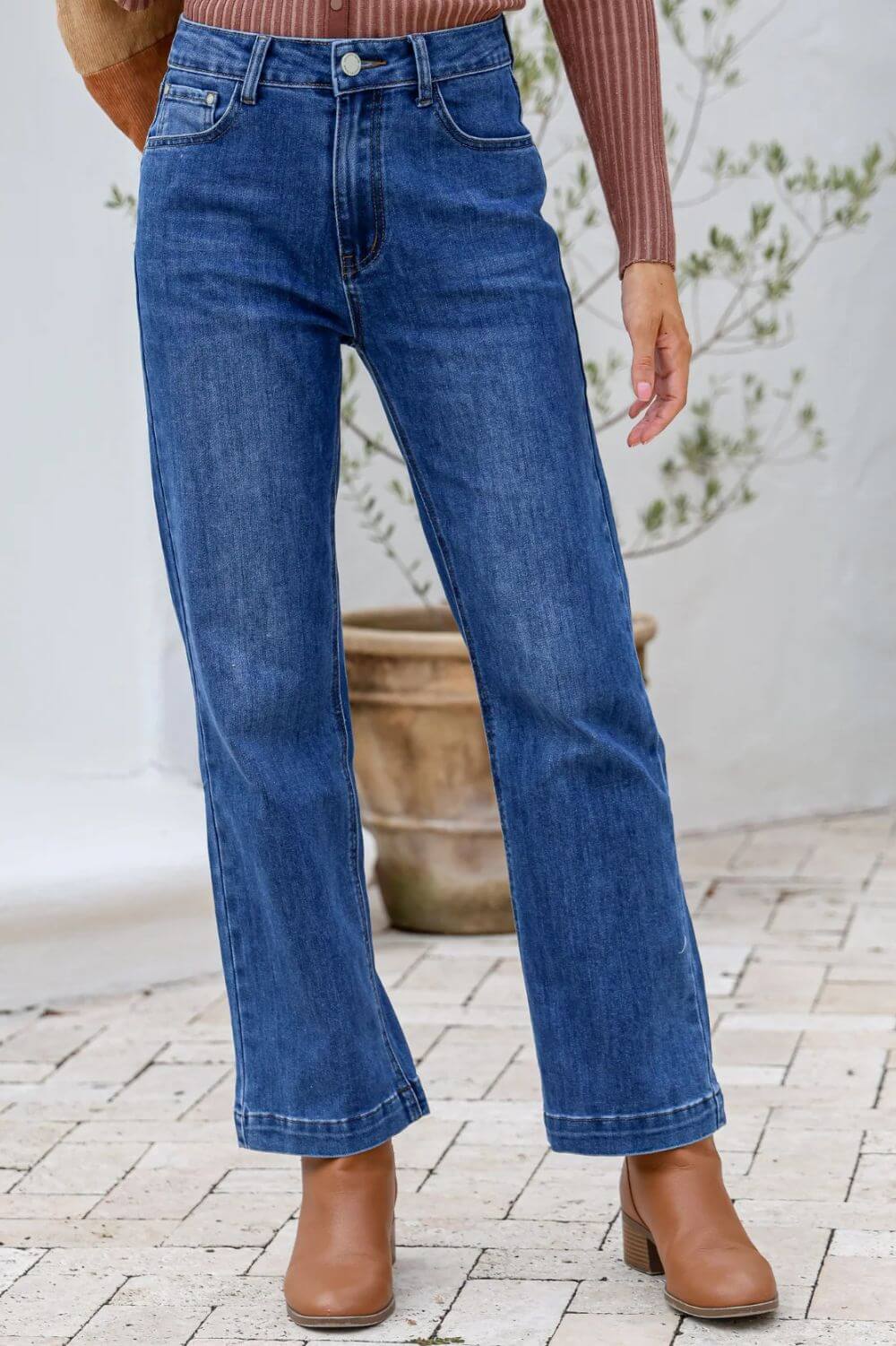 Fashion Curated - Harper Straight Leg Jeans | Mid Blue - Jeans - Silvermaple Boutique