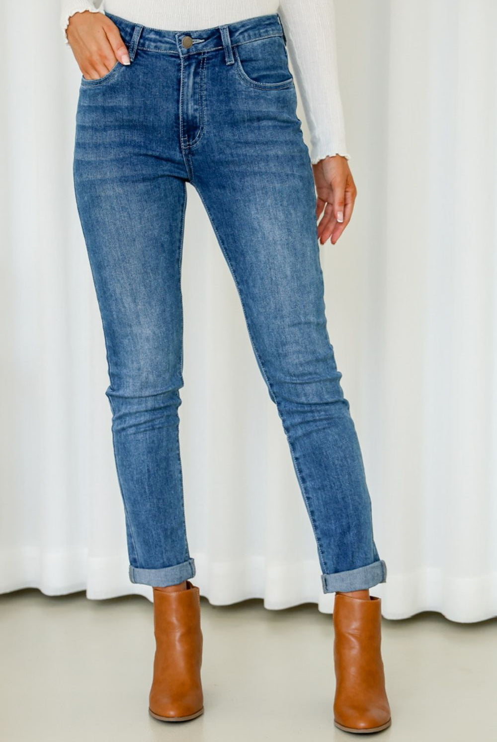 Fashion Express - Agnes Straight Leg Jeans | Mid Wash - Jeans - Silvermaple Boutique