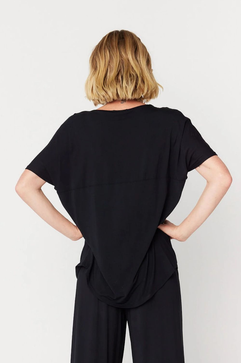 Tani - Ivy Swing Tee | Black - T-Shirt - Silvermaple Boutique