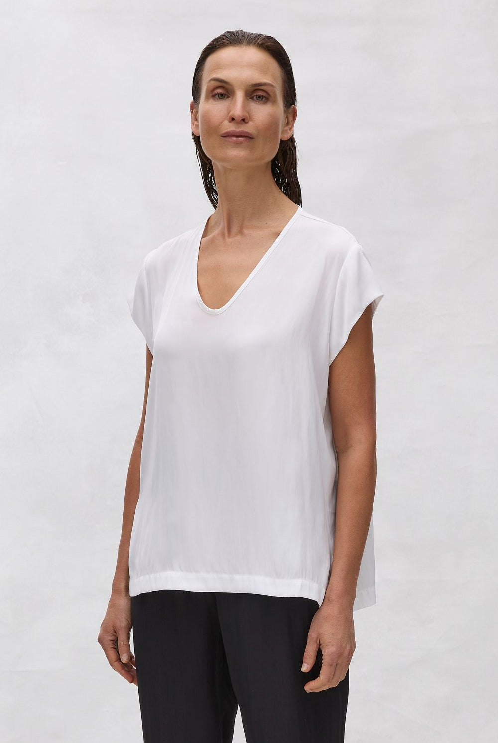 Mela Purdie - Slide T | White - Top - Silvermaple Boutique