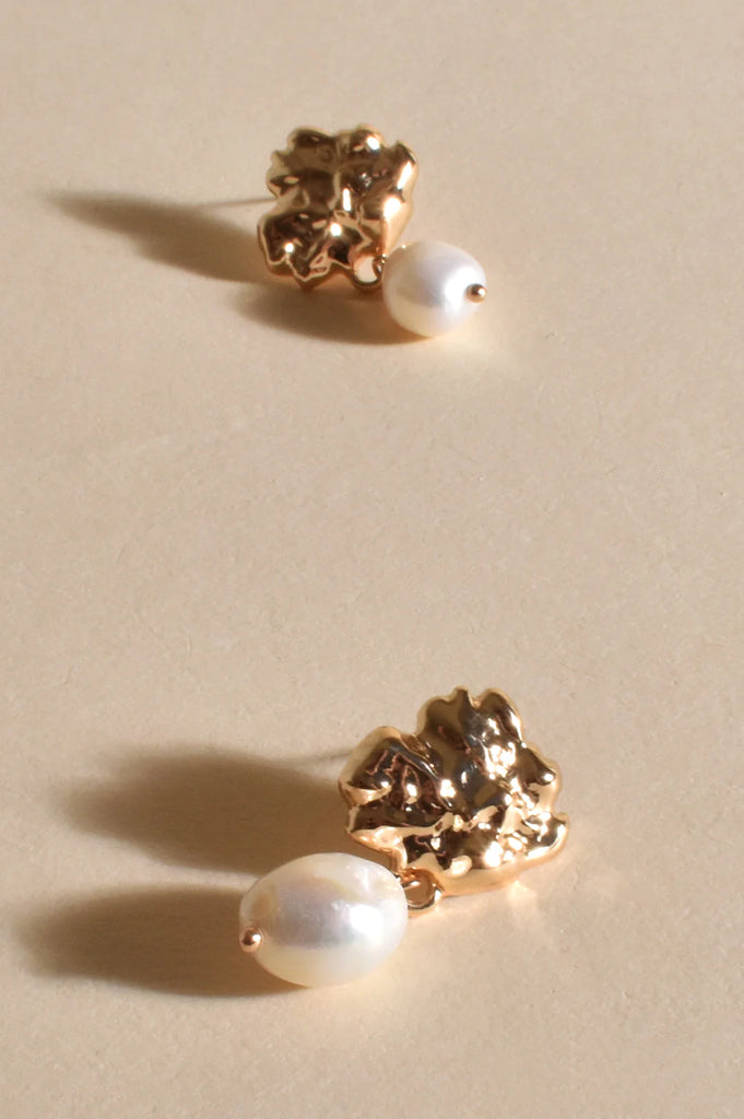 Organic Shape Pearl Drop Earrings | Gold/Cream - Silvermaple Boutique