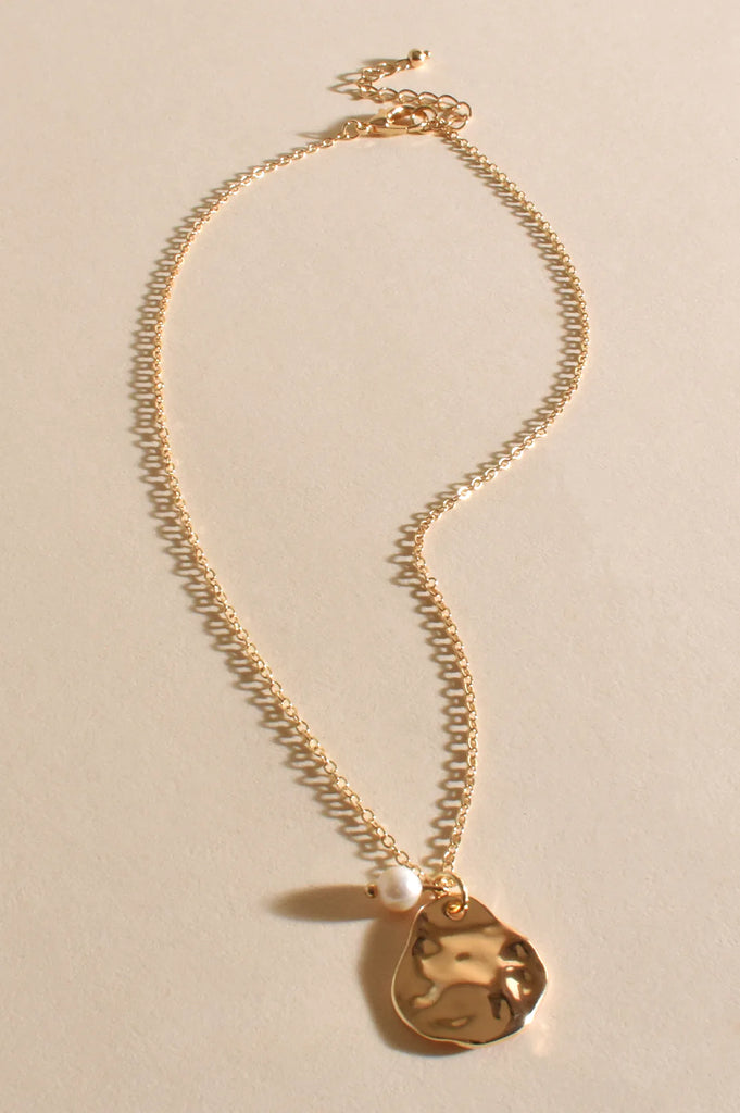 Adorne Pearl Cluster Pendant Necklace | Gold_Silvermaple Boutique