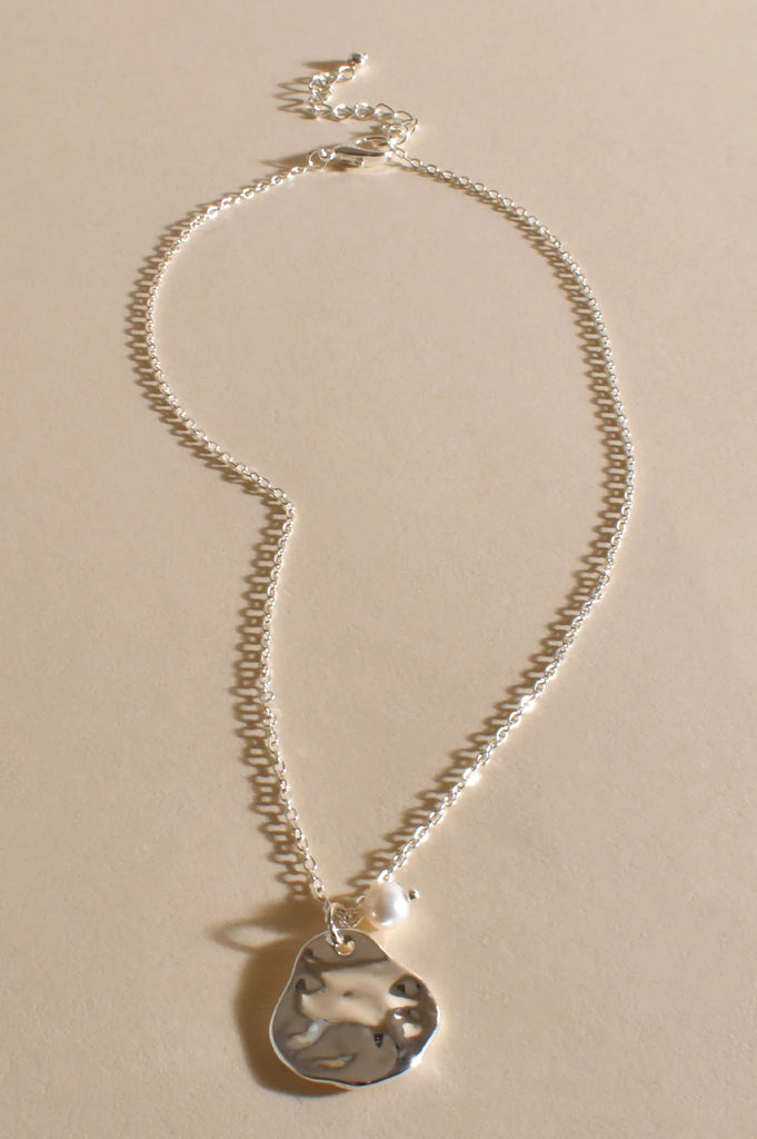 Adorne Pearl Cluster Pendant Necklace | Silver_Silvermaple Boutique