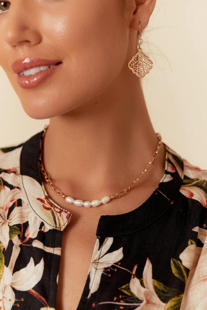 Adorne Pearl Panel Front Short Necklace | Gold/Cream_Silvermaple Boutique