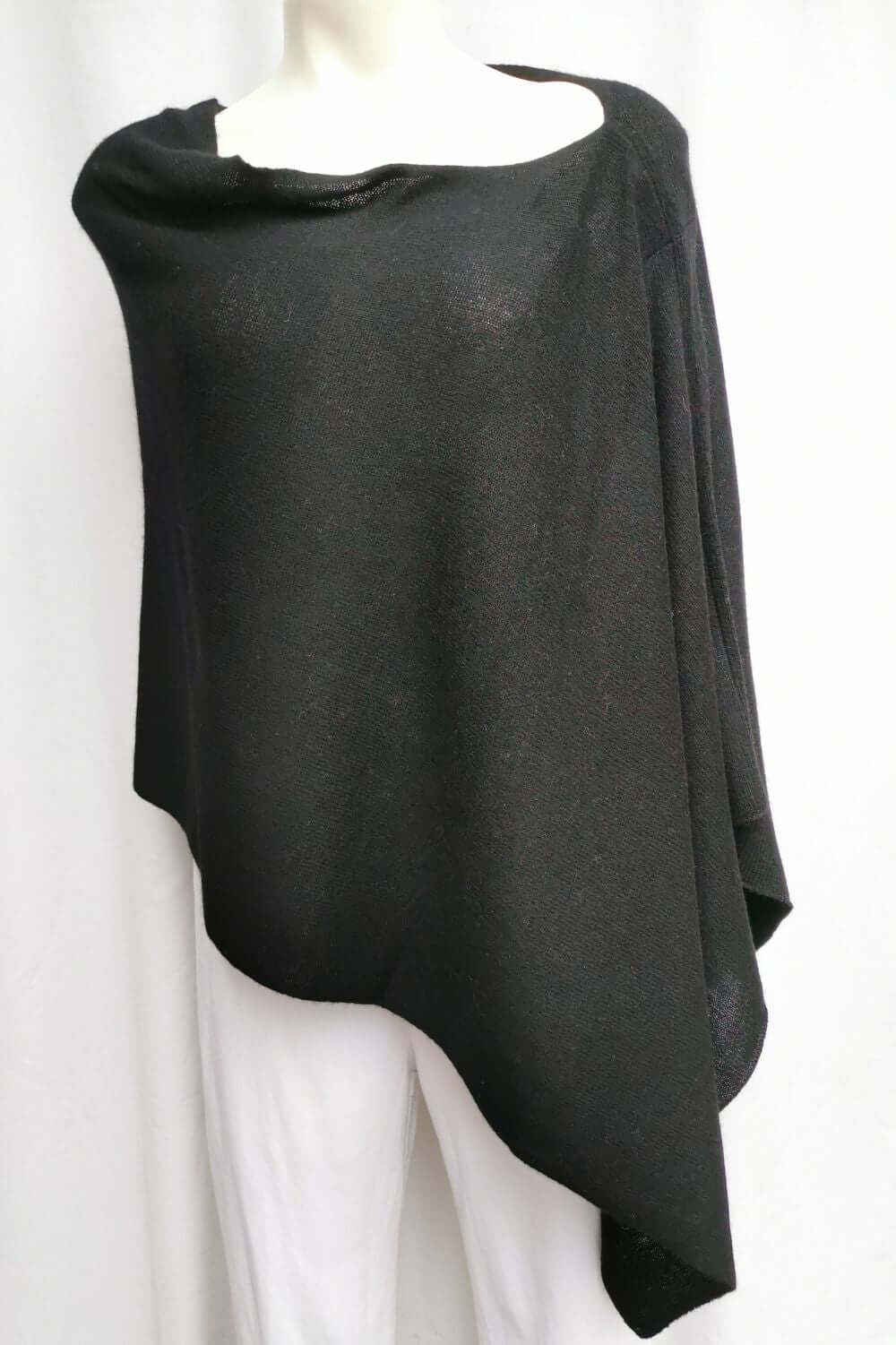 Fangsco - Cashmere Poncho | Black - Scarves & Wraps - Silvermaple Boutique 