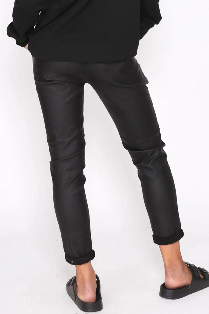 Monaco Jeans Riley Jogger Wax | Black _ Silvermaple Boutique