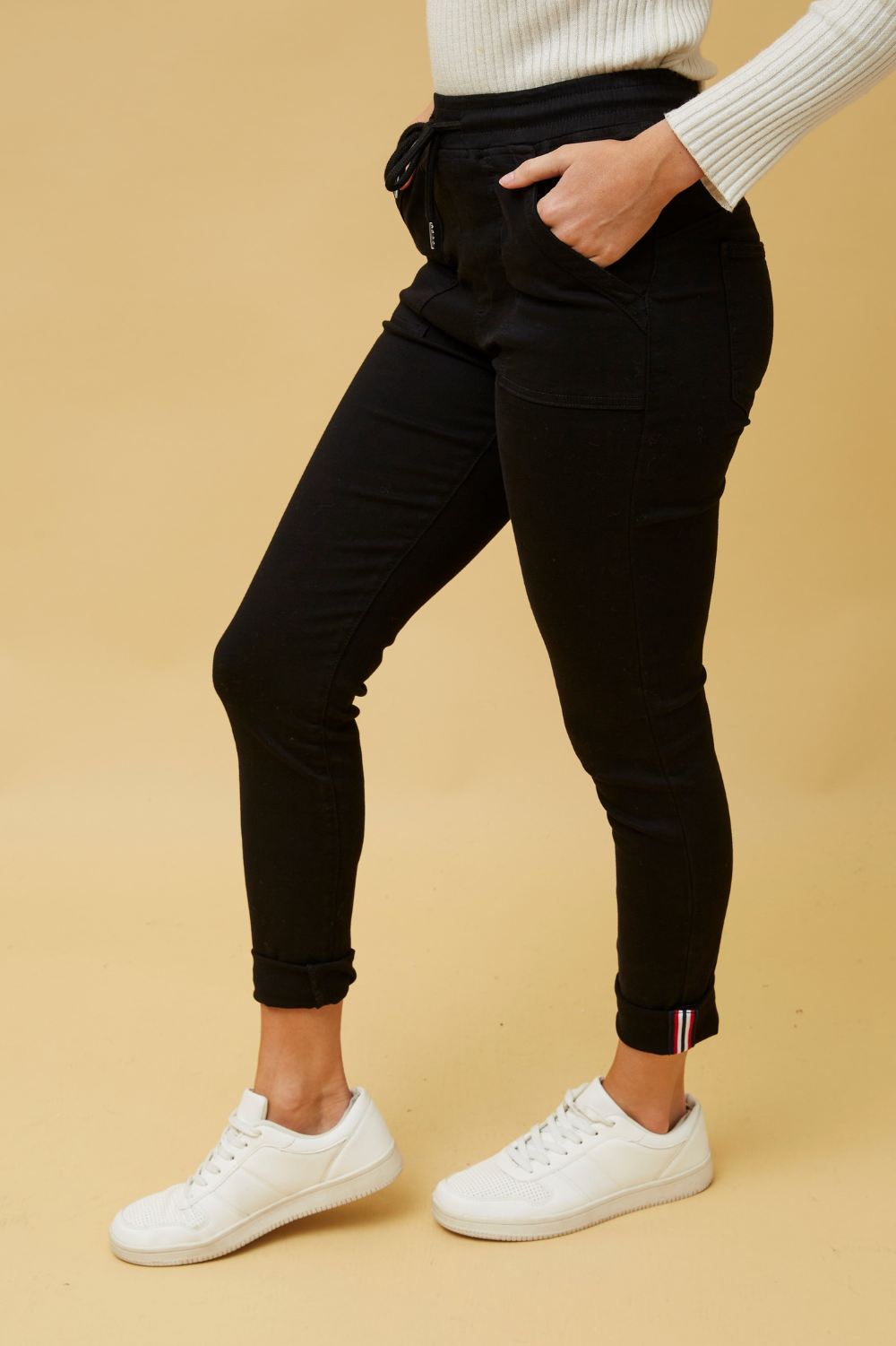 Silvermaple Collection - Sunday Jogger | Black - Jogger - Silvermaple Boutique 