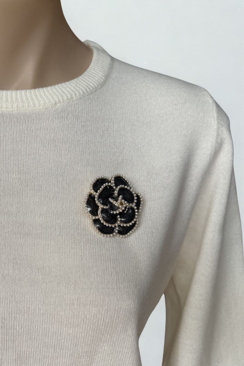 Silvermaple Collection - Vintage Pearl Flower Brooch - Jewellery - Silvermaple Boutique 