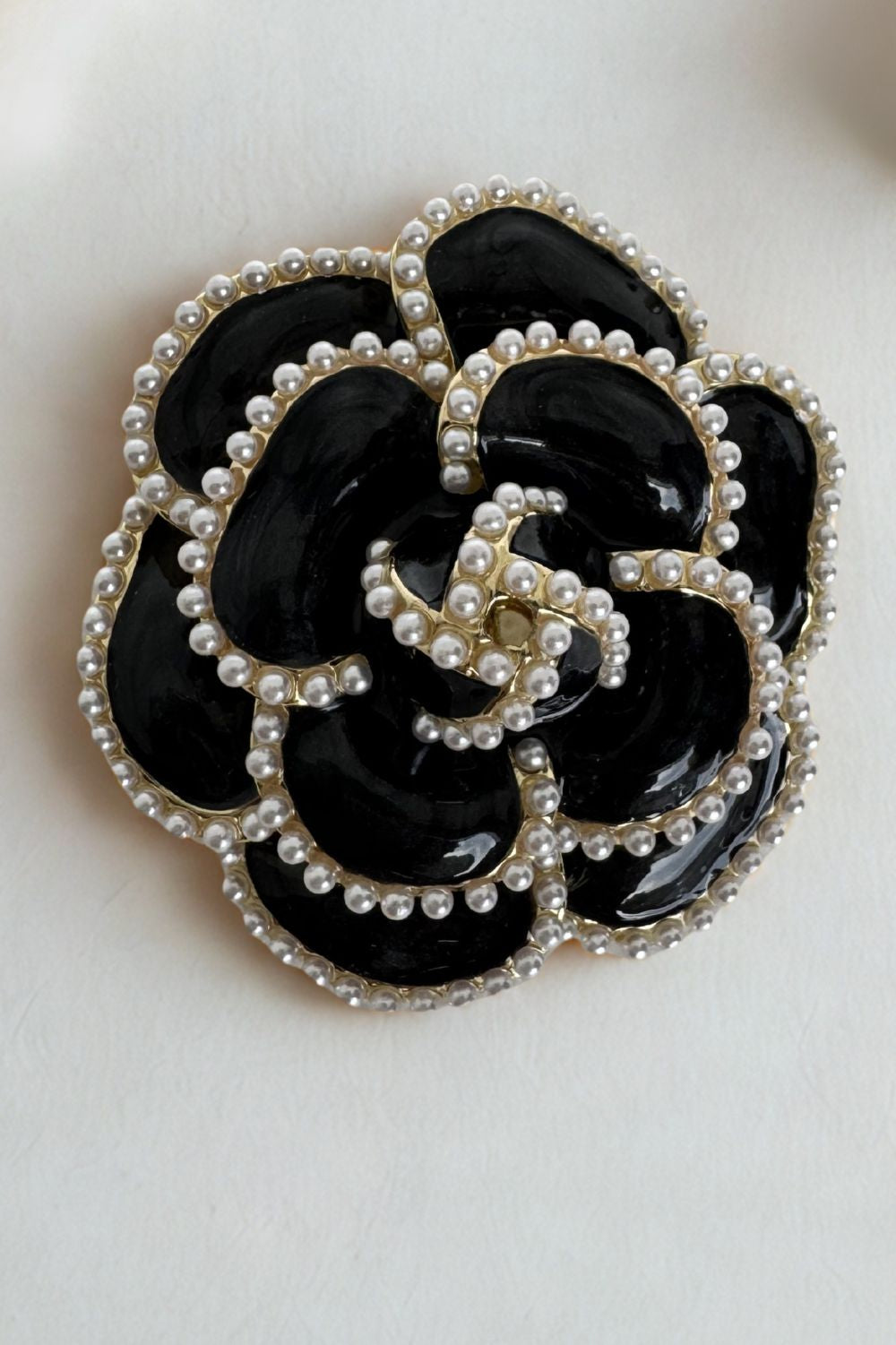 Silvermaple Collection - Vintage Pearl Flower Brooch - Jewellery - Silvermaple Boutique 