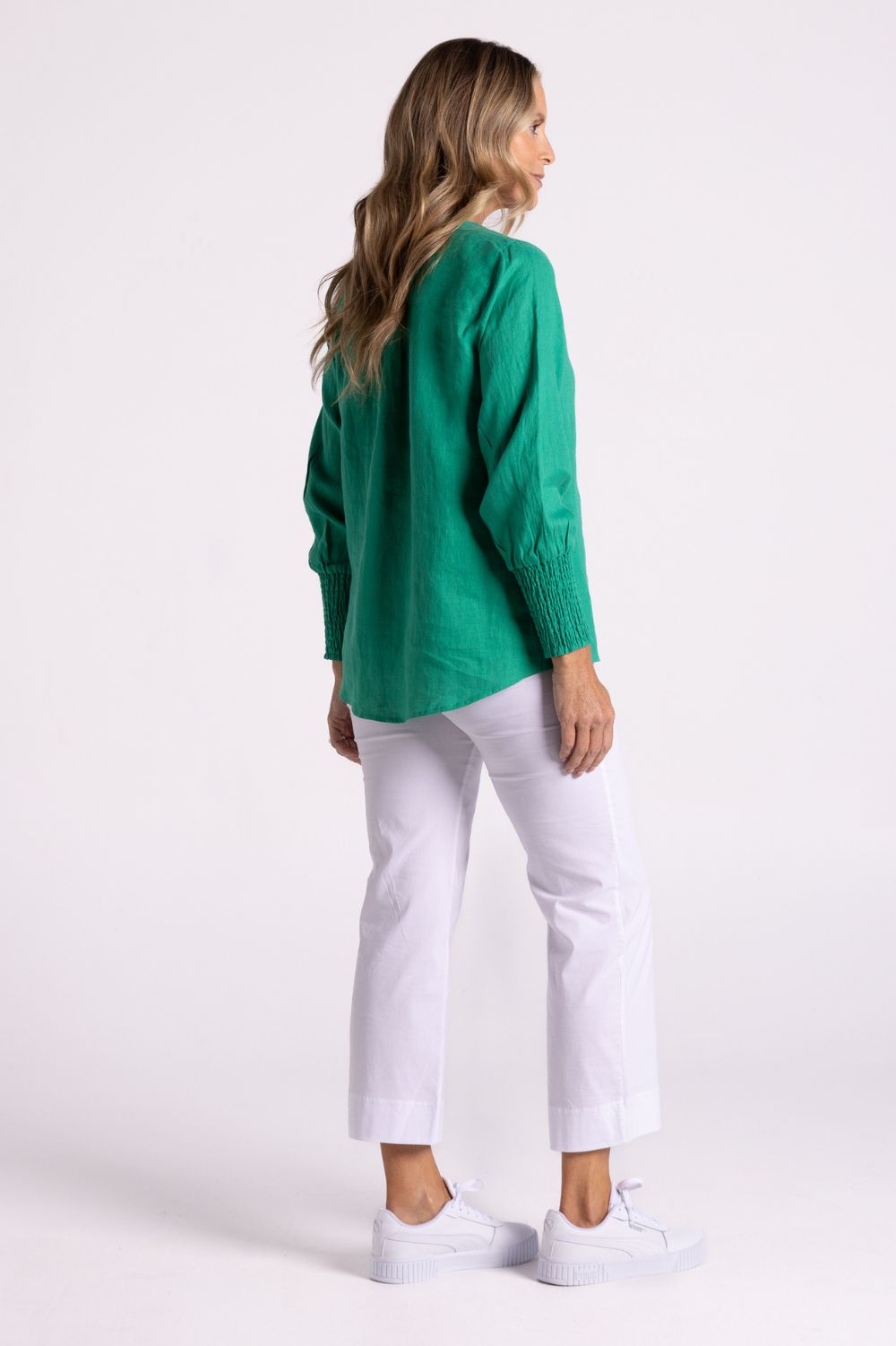 Silvermaple Collection - Carrie Linen V-Neck Top | Emerald - Top - Silvermaple Boutique 