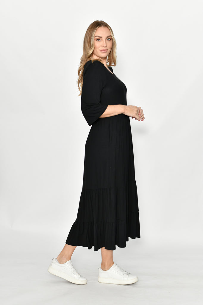 CALi&Co Tiered Jersey Long Dress | Black_Silvermaple Boutique